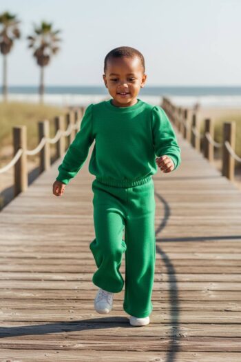Σετ πλεχτό μπλούζα με λάστιχο και παντελόνι καμπάνα πράσινο χρώμα - Image 1