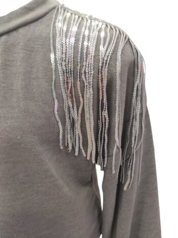 Πλεκτο μπλουζάκι με ασήμι κρόσσια παγιετα στους ωμούς - Image 3