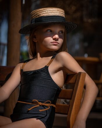 Ολόσωμο μαύρο μαγιό με ζωνάκι και λεπτομέρειες από κορδόνι σουέτ - Image 2