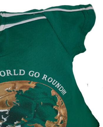 Σετ μπλούζα πράσινη με κοντό μανίκι & παντελόνι φόρμας "World" - Image 2