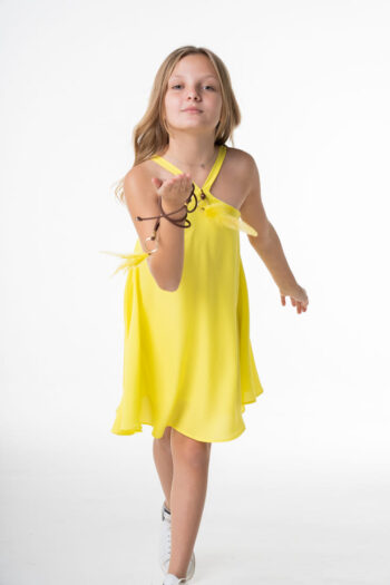 Φόρεμα με φτερά κίτρινό - Image 2