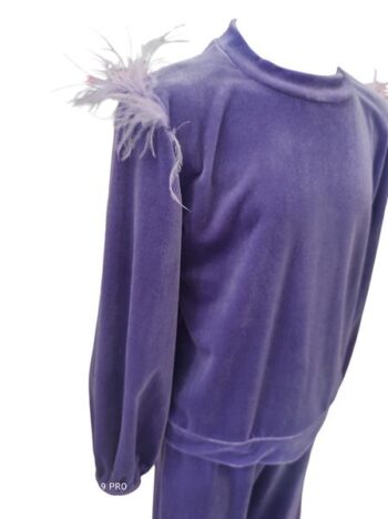 Σετ βελούδο με πούπουλο στους ωμούς και καμπάνα παντελόνι - Image 2