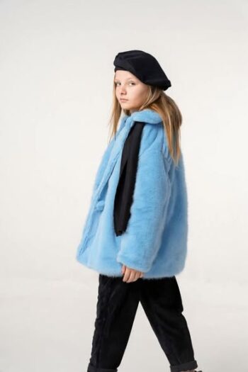 Παιδική γούνα σε γαλάζιο χρώμα - Image 2