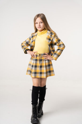 Πλεκτο μπλουζάκι με χαλαρο ζιβάγκο κιτρινο χρώμα - Image 1