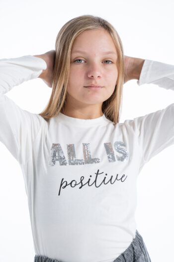 Μπλούζα με παγιετες από βισκόζι ύφασμα ελαστικό . - Image 1