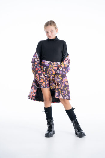 Σορτς εμπριμέ μωβ χρώμα. - Image 1