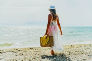 Φόρεμα με κέντημα και αποσπώμενα φτερά διακοσμητικά - Image 2