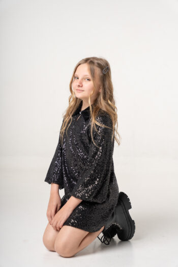 Φόρεμα με παγέτα και βελούδινο γιακά - Image 5