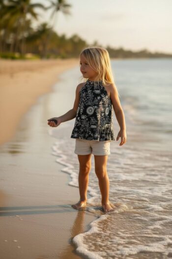 Σετ με κεντημένο τοπάκι και σορτς - Image 4