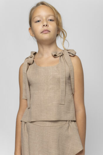 Σετ τοπ με λουλούδια στην πλατύ και παντελόνι με άνοιγμα και ενσωματωμένο σορτς - Image 6