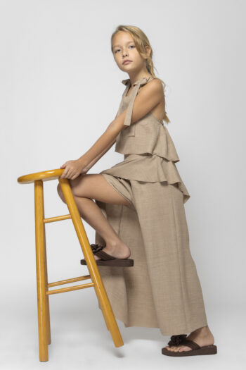 Σετ τοπ με λουλούδια στην πλατύ και παντελόνι με άνοιγμα και ενσωματωμένο σορτς - Image 8