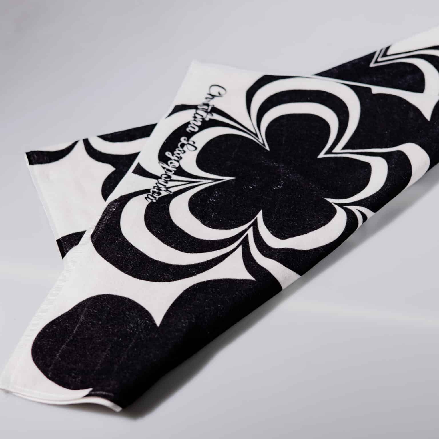 Black & white bloom πετσέτα
