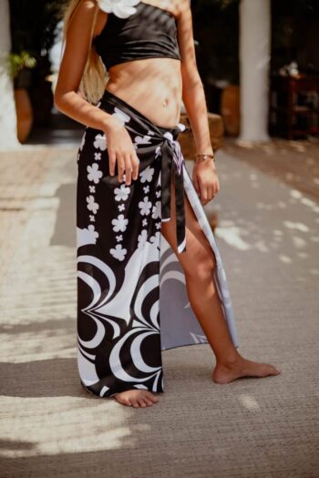 Σετ μπικίνι Black&white Bloom με έναν ώμο - Image 5