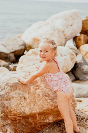 Ολόσωμο μαγιό με βολάν Coralia Dreams - Image 2