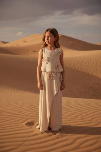 Σετ τοπ με λουλούδια και παντελόνι με άνοιγμα και ενσωματωμένο σορτς από κάτω